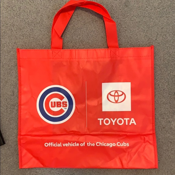 Cubs Toyota tote from auto show - Picture 1 of 1